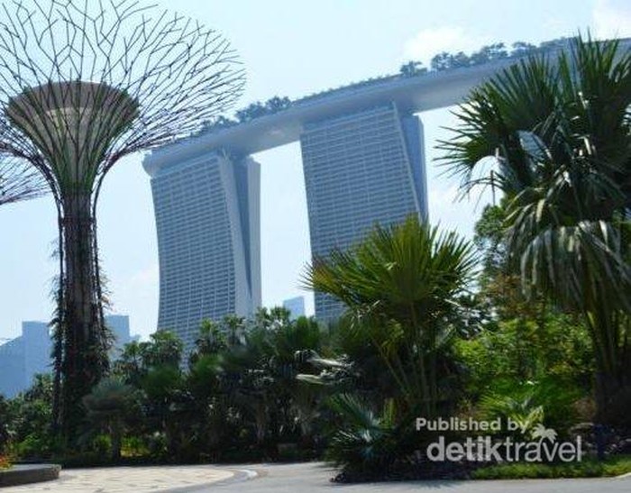 Keliling Singapura 9 jam, Bisa!