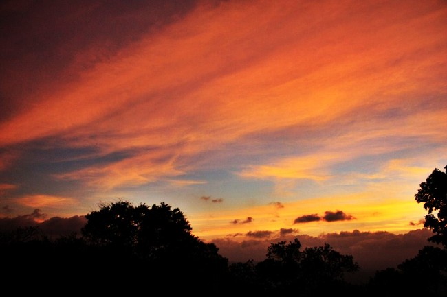 Kembalinya Sang Surya di Puncak Gunung Api Purba