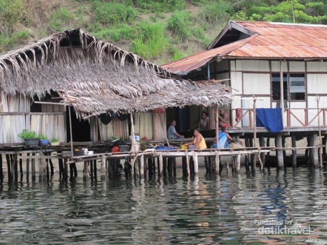 Kemeriahan Festival Danau Sentani