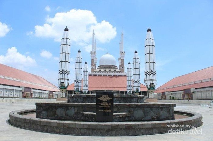 Kentalnya Nuansa Nabawi di Masjid Agung Jawa Tengah