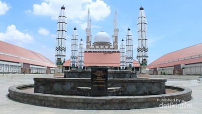 Kentalnya Nuansa Nabawi di Masjid Agung Jawa Tengah