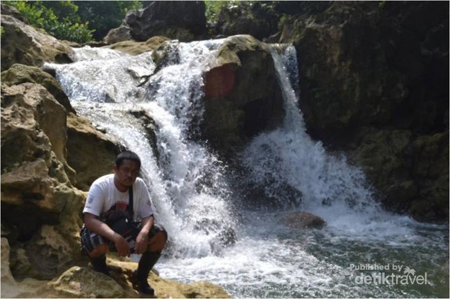 Keren, Pacitan Punya Air Terjun Bertingkat