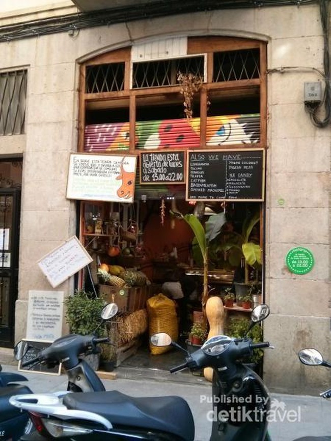 Kios Unik di Kawasan Kota Tua Barcelona