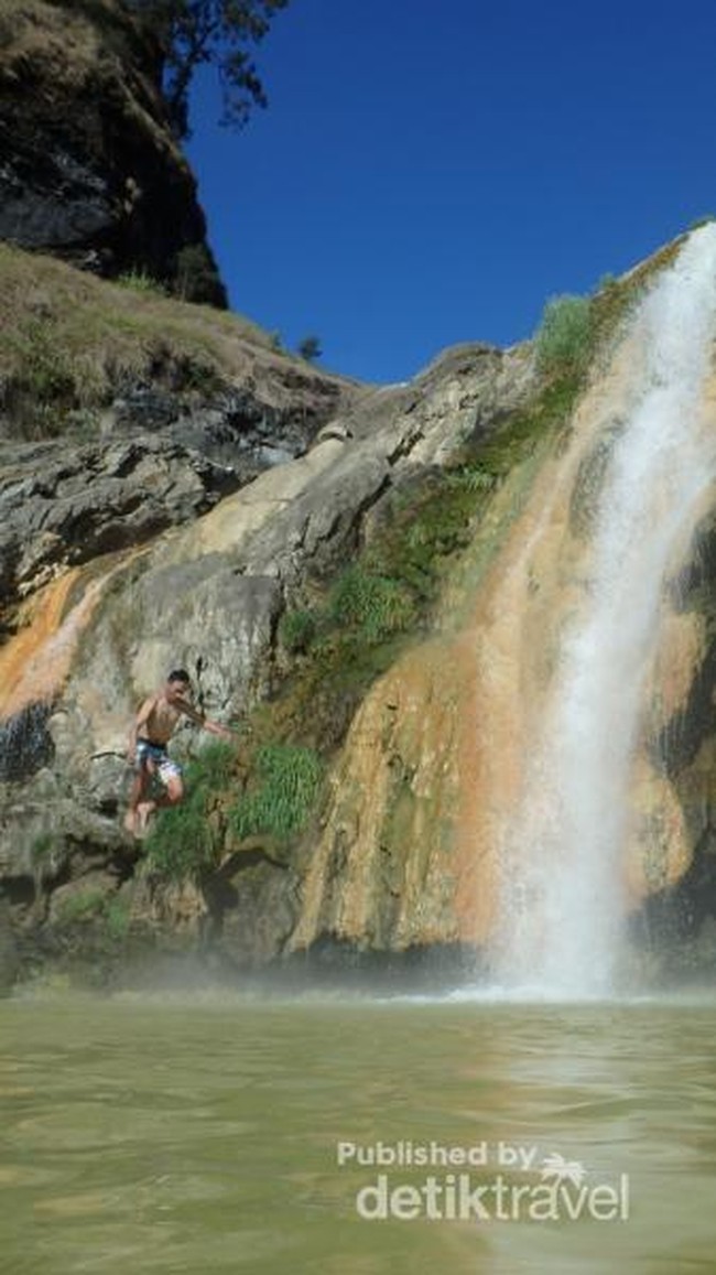 Kolam Air Panas Ala Rinjani