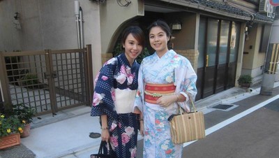 Kuil di Kyoto Ini Penuh Wanita Jepang yang Cantik & Anggun