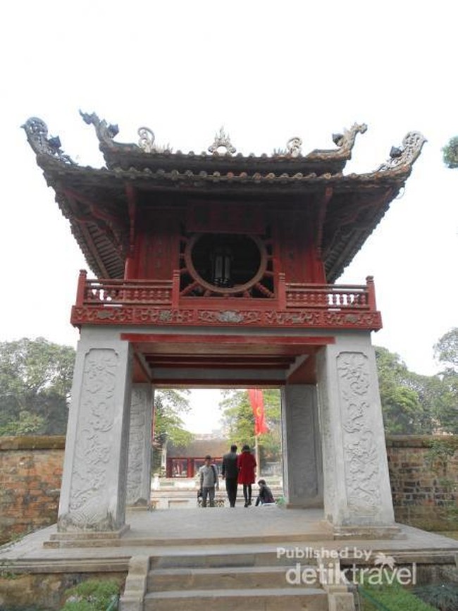 Kuil Sastra dan Kura-kura Emas di Hanoi