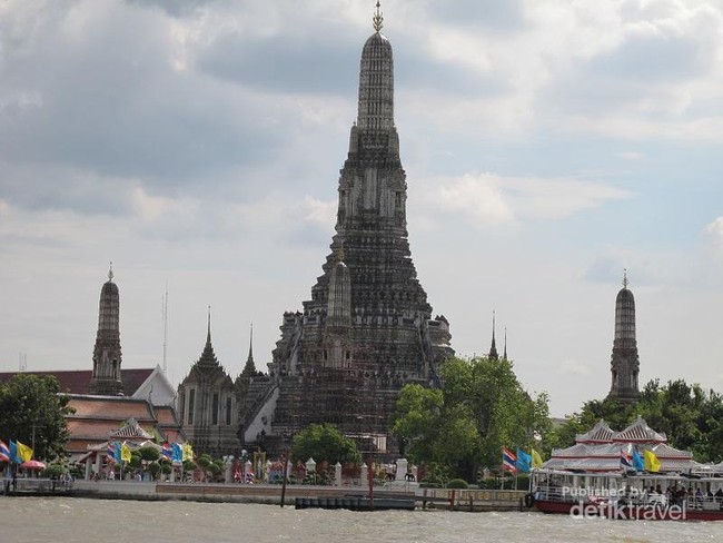 Kuil yang Wajib Dikunjungi Kalau Liburan ke Bangkok
