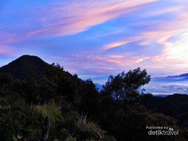 Langit di Gunung Papandayan Warna-warni!