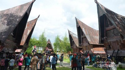 Lebih Akrab dengan Budaya Batak di Balige