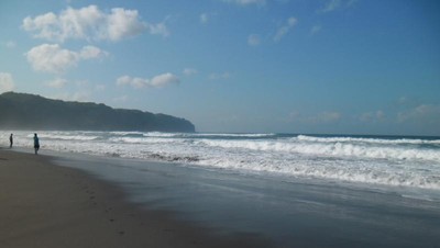 Lembutnya Sentuhan Ombak di Pantai Parangtritis