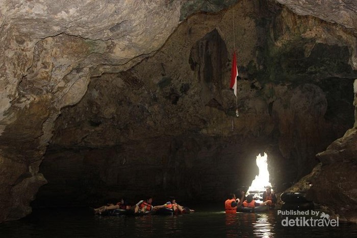 Libur Usai Lebaran di Yogya, Cave Tubing Seru di Goa Pindul