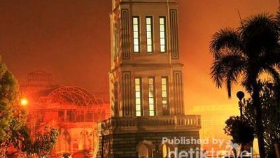 Liburan di Bukittinggi, Asyiknya Hunting Foto di Jam Gadang
