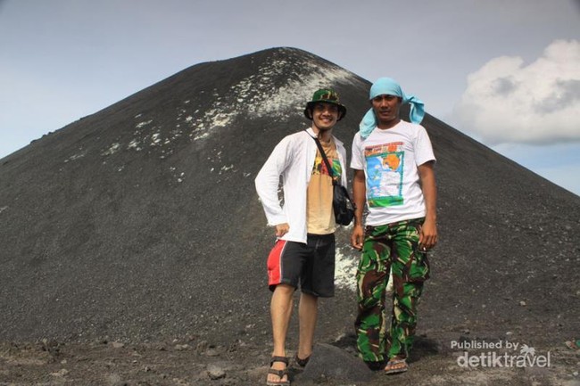 Liburan Menantang Ke Pulau Anak Krakatau