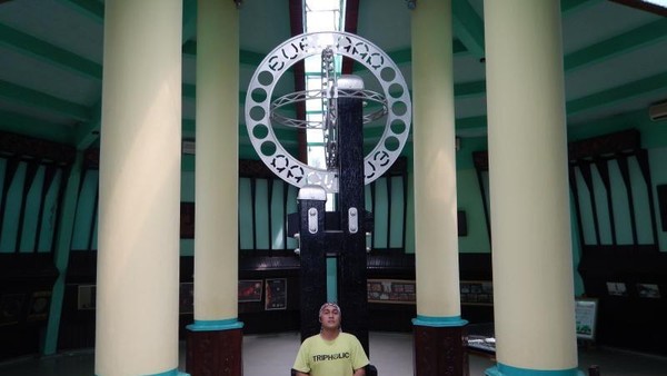 Long Weekend ke Pontianak, Bisa Melintasi Garis Khatulistiwa