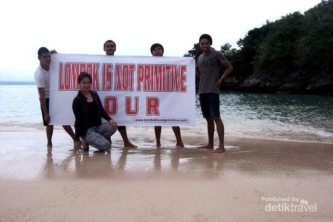 Long Weekend, Yuk ke Pantai Pink di Flores!