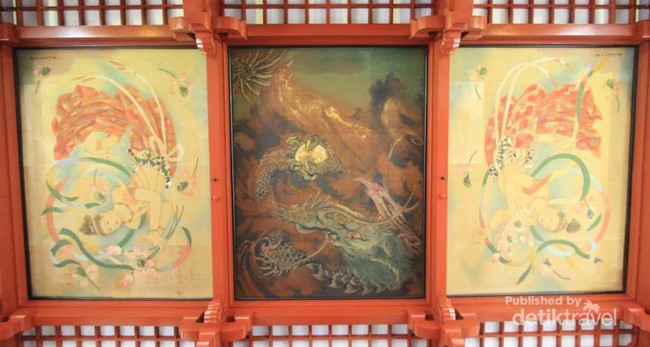 Lukisan Cantik Di langit-langit Kuil Sensoji