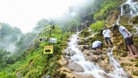 Dari Goa Tetes terdapat sebuah persimpangan untuk menuju air terjun lain yang terkenal yaitu Tumpak Sewu.