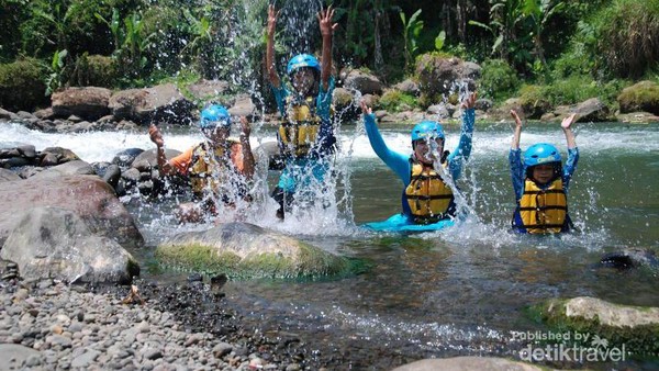 Magelang Juga Punya Sungai untuk Rafting Seru!
