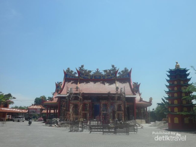 Main ke Vihara Tertua di Medan