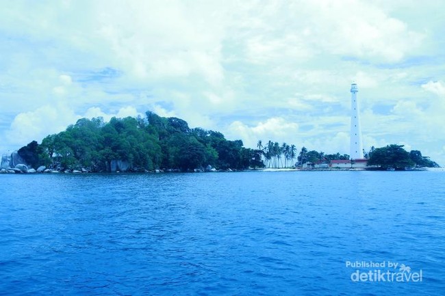 Mampir ke Pulau Lengkuas, Primadonanya Belitung