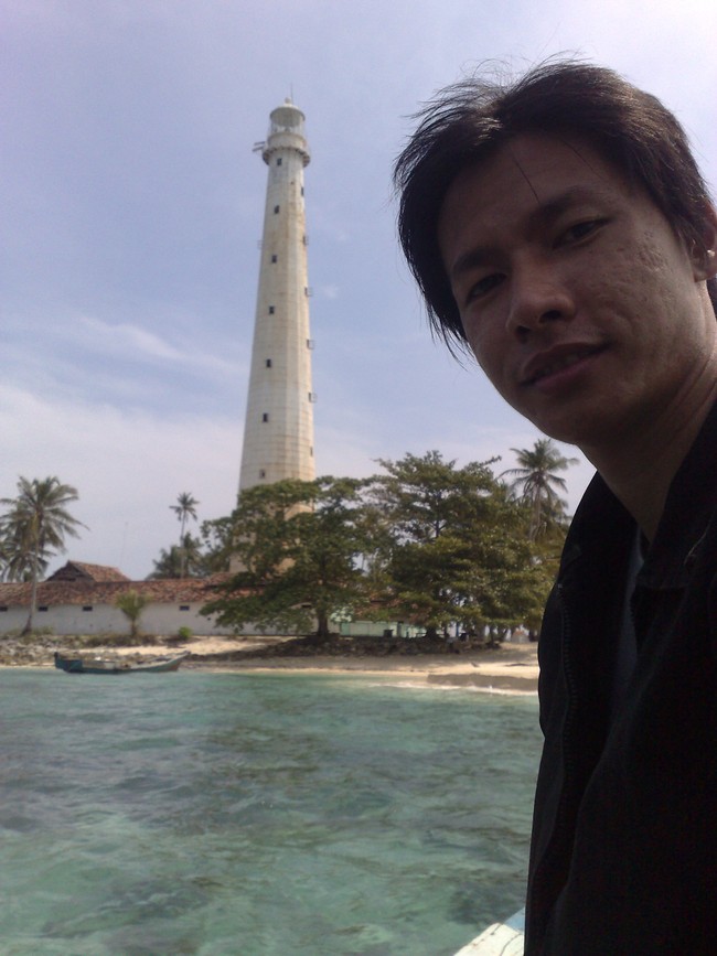 Mantap! Menatap Indahnya Pulau Lengkuas dari Mercusuar