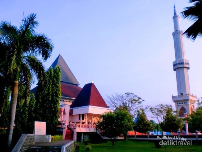 Masjid Agung An Nur Pare Kediri, Arsitekturnya Unik!