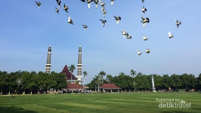Masjid Agung yang Fotogenik di Jombang