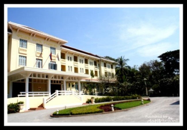 Megahnya Hotel Antik Raffless Grand Angkor di Siem Reap