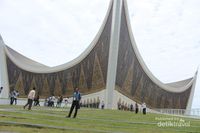 Megahnya Masjid Raya Sumatera Barat