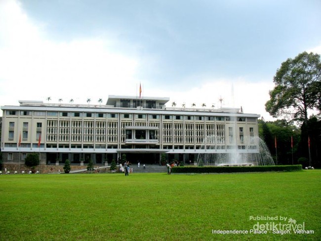 Melihat Isi Istana Kemerdekaan Vietnam di Saigon