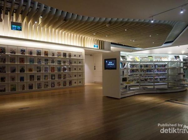 Melihat Isi Perpustakaan Instagrammable di Singapura