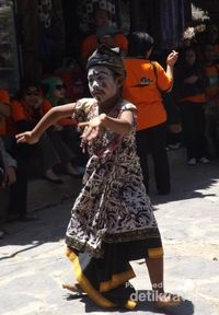 Jelajah Desa Adat Ende, Jejak Kearifan Lokal Lombok Yang Memukau