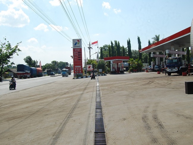 Melihat Lebih Dekat POM Bensin MURI