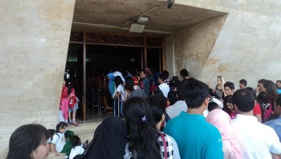 Melihat Megahnya Jakarta dari Atas Puncak Monas