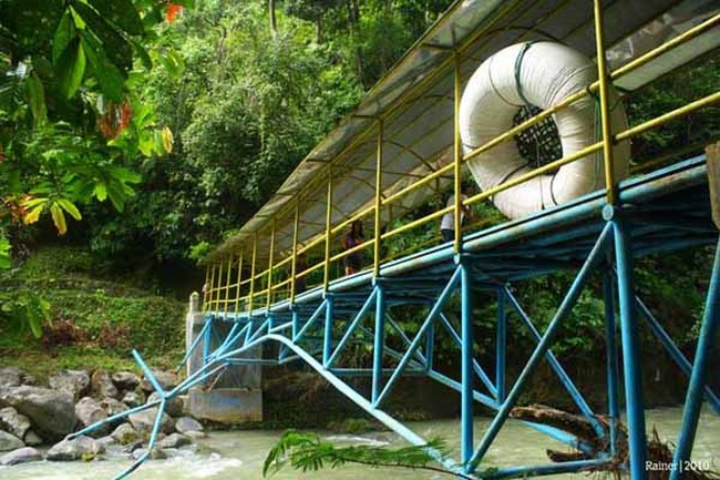 Memacu Adrenalin di Air Terjun Lematang