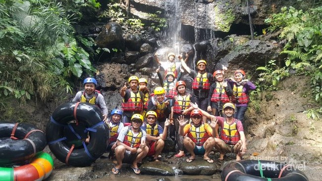 Memacu Adrenalin Sambil River Tubing di Magelang