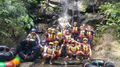 Memacu Adrenalin Sambil River Tubing di Magelang
