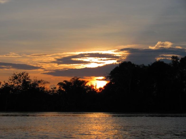 Membelah Sungai Kapuas