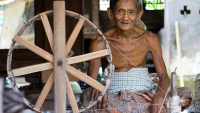 Memintal Benang Cara Tradisional