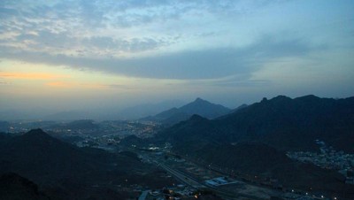 Menanti Sunrise di Jabal Rahmah yang Penuh Cinta