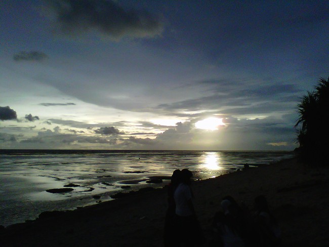 Mencari Alga di Pantai Sayang Heulang