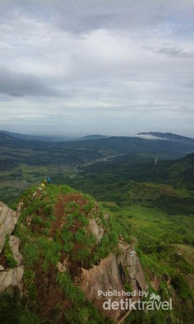 Mendaki Gunung Batu di Jonggol, Satu Hari Bisa