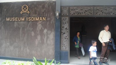 Menelusuri Sejarah Ambarawa di Museum Isdiman