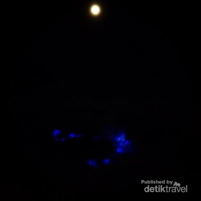 Menengok Pesona Kawah Ijen