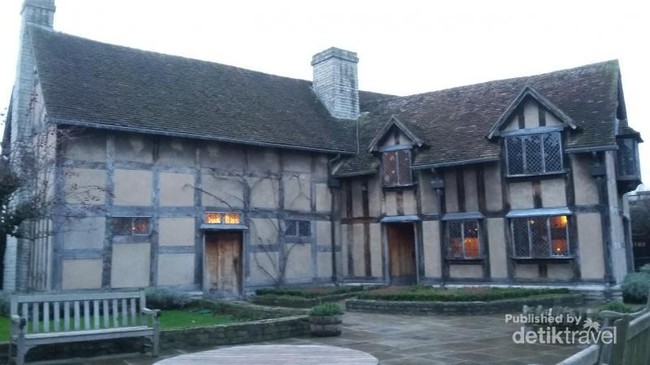 Menengok Rumah Sastrawan Besar Inggris, William Shakespeare