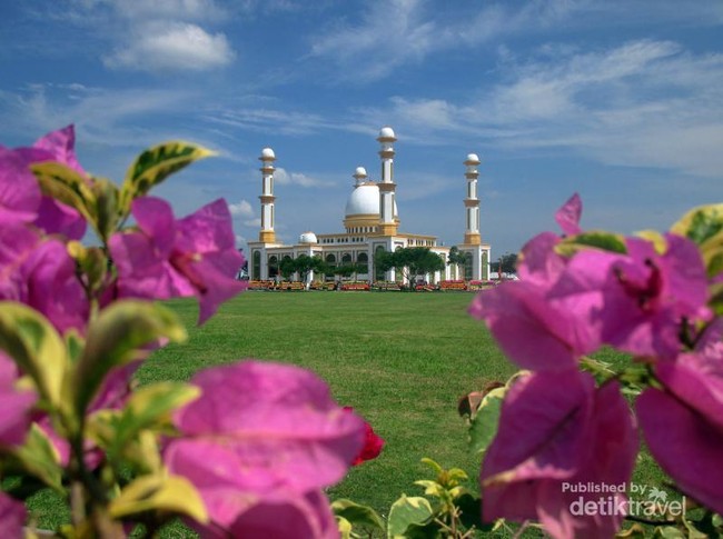 Mengagumi Indahnya Masjid Agung Kisaran di Asahan