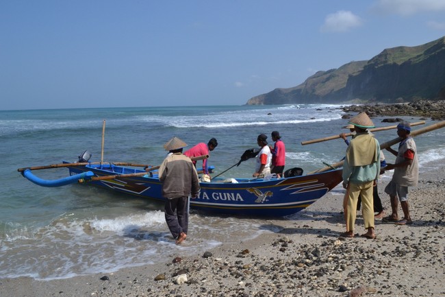 Menganti, Pantai Paling Cantik di Kebumen