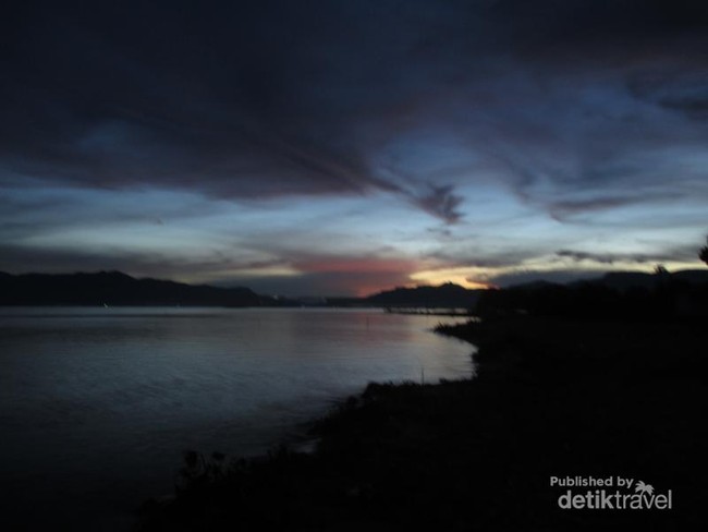 Mengejar Sunrise di Danau Toba, Sumut