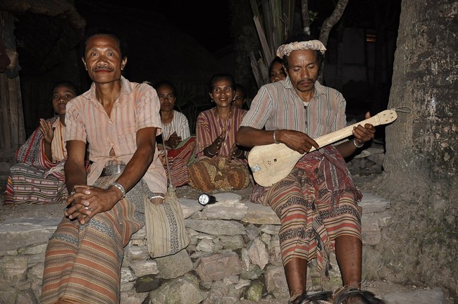 Mengenal Warga Suku Boti