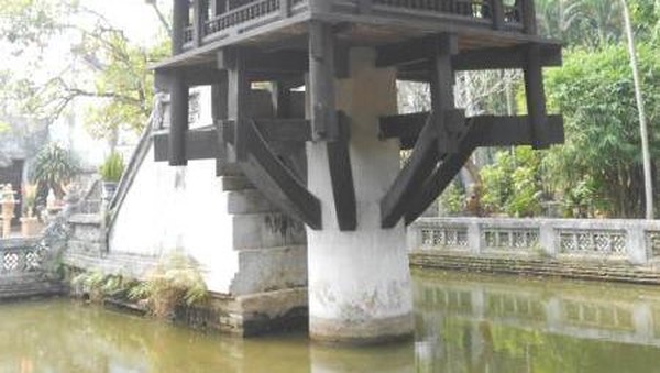 Mengharap Berkah di One Pillar Pagoda Hanoi